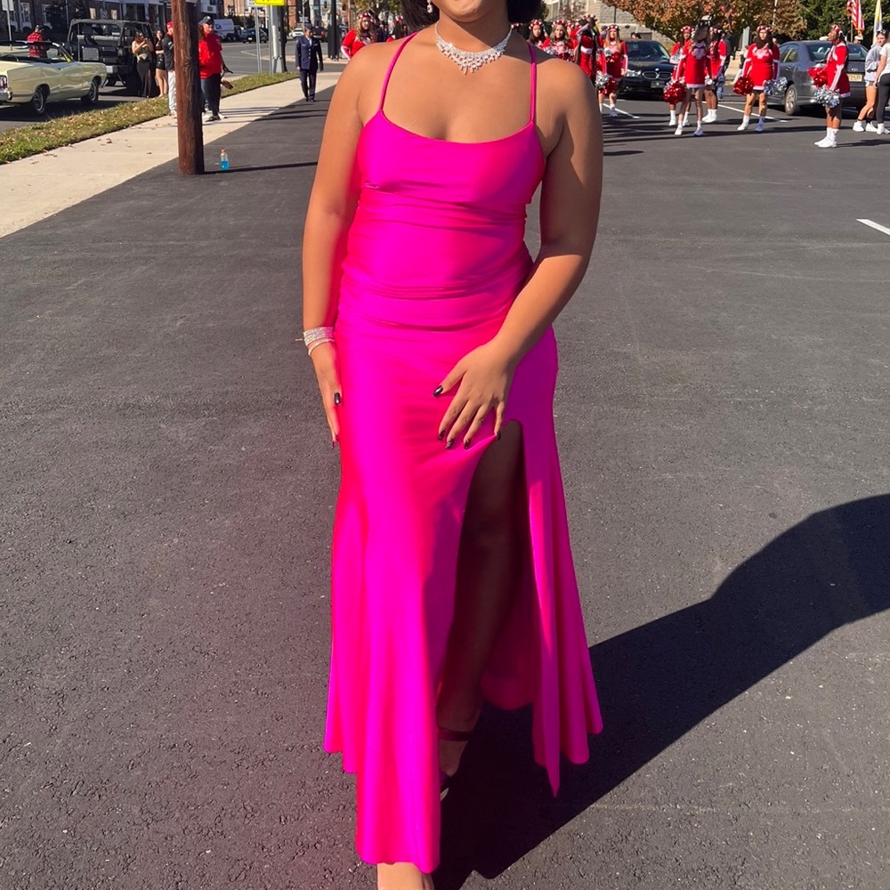 fuchsia pink gown open lace up back rouging in the abdomen and lower back